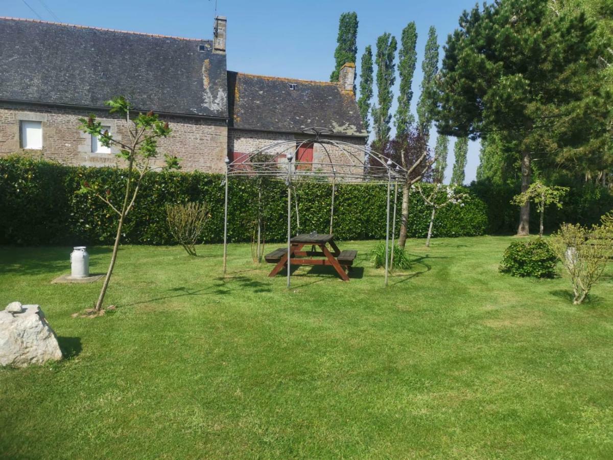 La Loctais Villa Les Portes du Coglais Eksteriør bilde